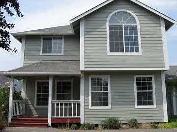 2nd image of 3424 Woodside Ct NE