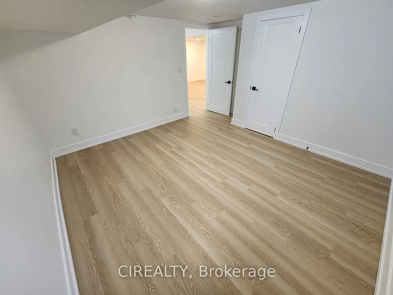 31 Bailey Cres #LOWER — Photo 15