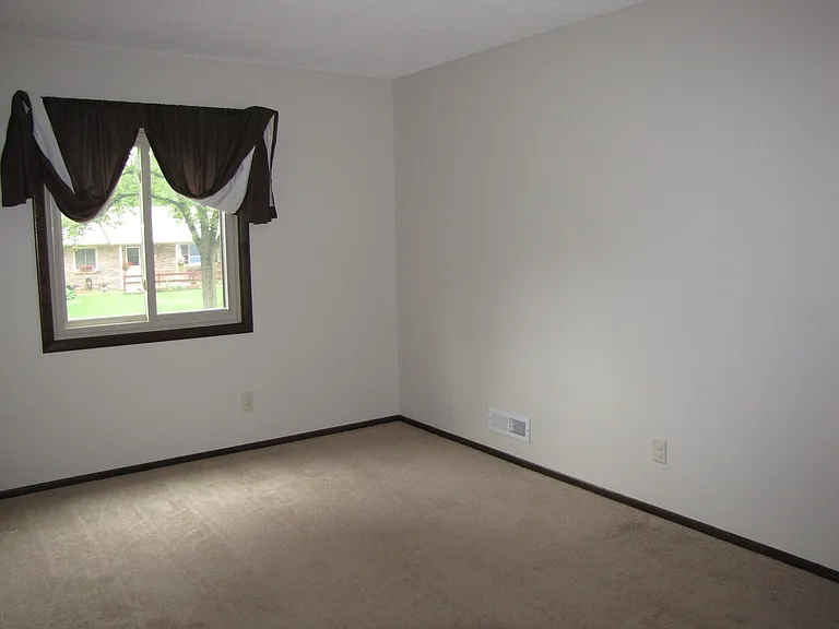 7559 Immanuel Ave S — Photo 12