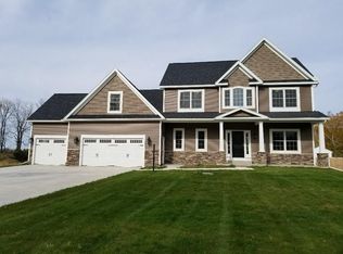 2 Waybridge Ct, Penfield, NY 14526