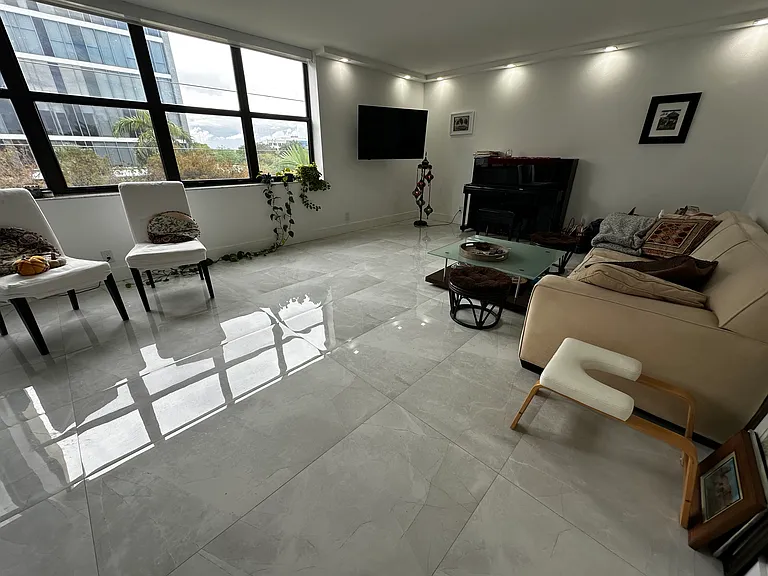 20401 NE 30th Ave #420 — Photo 4