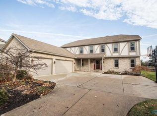 2017 Lexington Dr, Perrysburg, OH 43551
