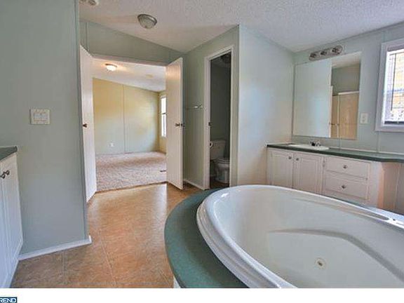 4th image of 364 Cloverfield Ln