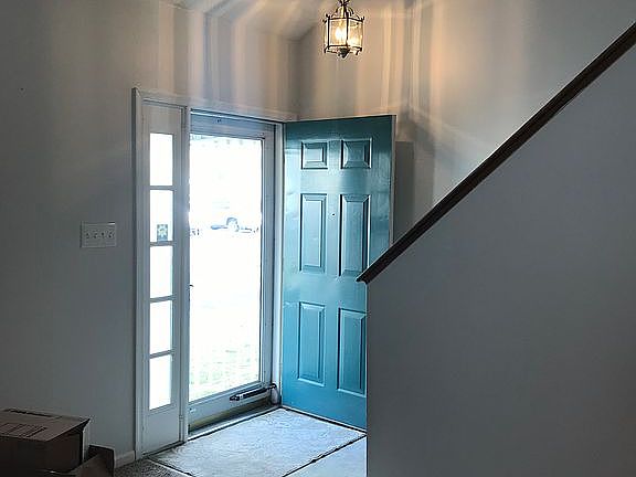 4th image of 200 Crestwood Ct