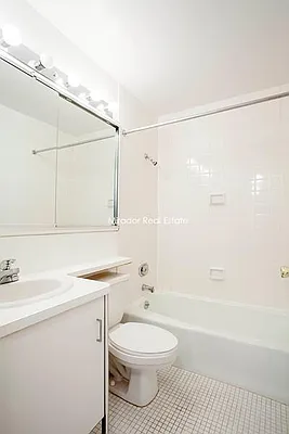 Rented by Mirador Real Estate | media 13