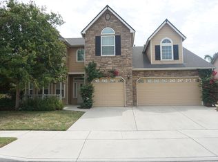 1230 N Leila St, Visalia, CA 93291