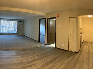 1601 N Innsbruck Dr, Fridley, MN 55432