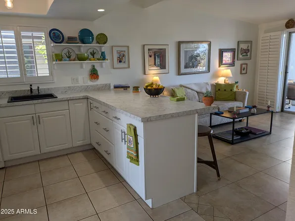 16819 E GUNSIGHT Drive #A6, Fountain Hills, AZ 85268