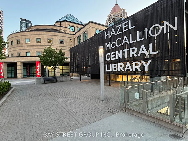310 Burnhamthorpe Rd W #1913 — Photo 21