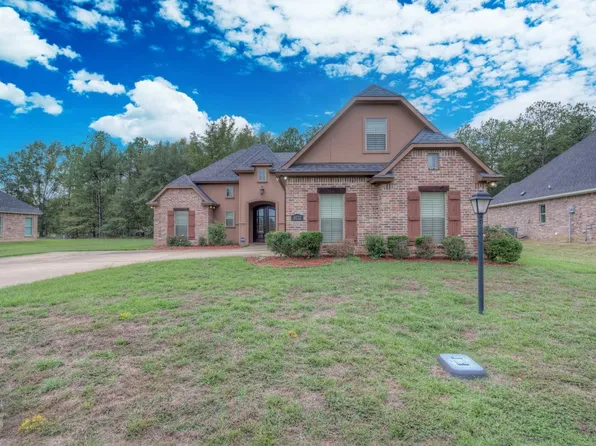 8132 Myrtlewood Dr., Greenwood, LA 71033