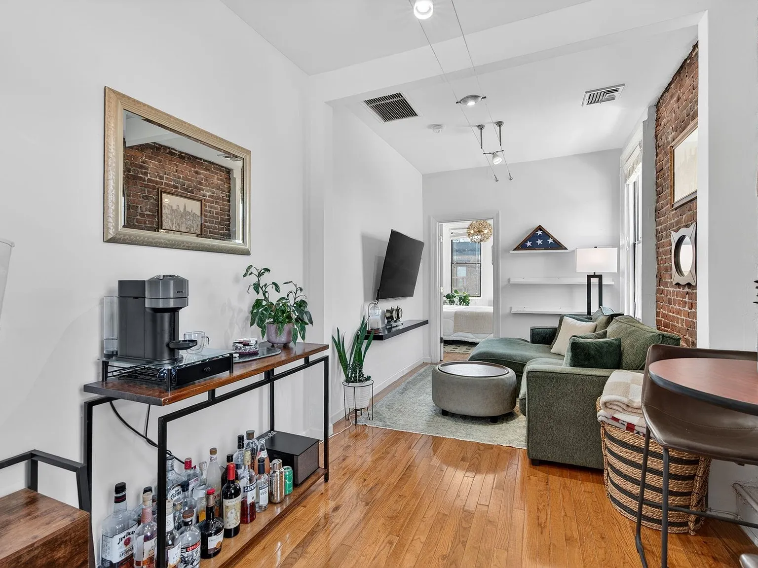 1 bed, 1.0 bath, 482 sqft, $2,700 — Photo 2
