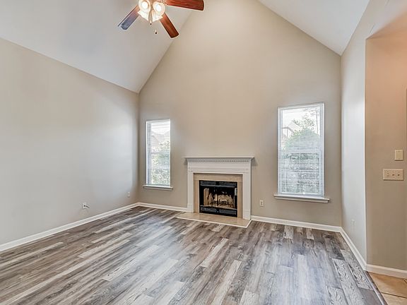3rd image of 1218 Savannah Ln