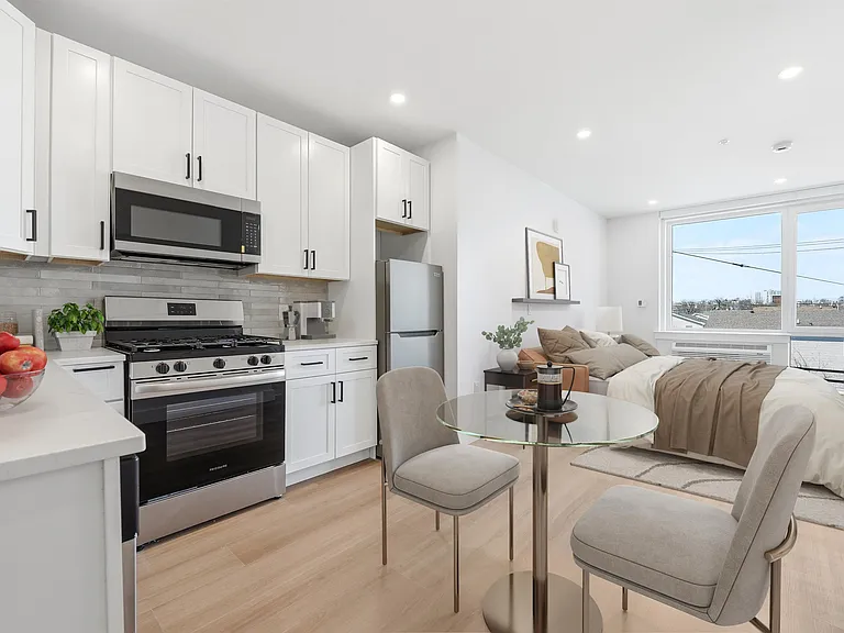 337 Johnston Ave #305 — Photo 1