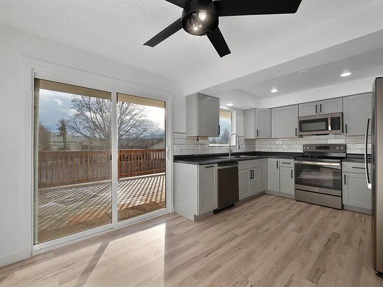 13416 E 26th Ave — Photo 11
