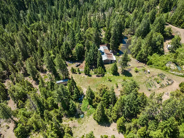 10000 Placer Rd, Wolf Creek, OR 97497