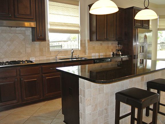 4th image of 6706 Hathaway Ln