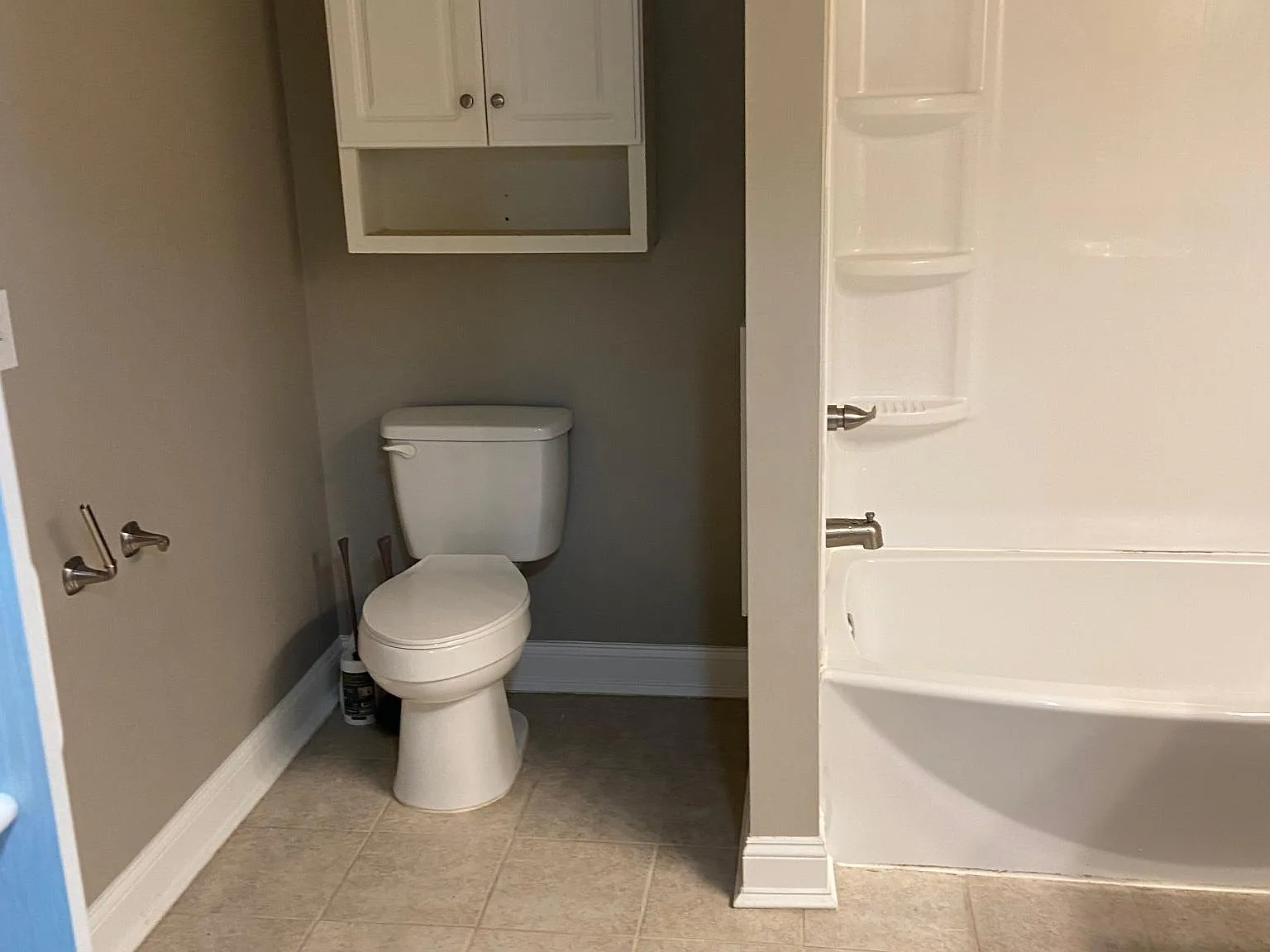 1920 Crest Hollow Dr — Photo 1