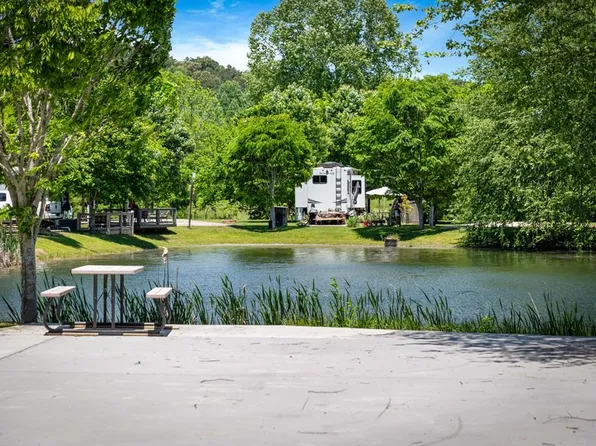 2 Mountain Meadows Dr, Morganton, GA 30560