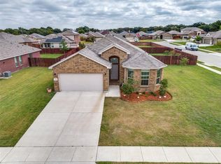 408 Skipper Ln, Azle, TX 76020