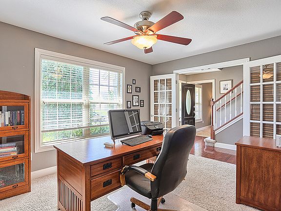 4th image of 509 Hawthorne Dr