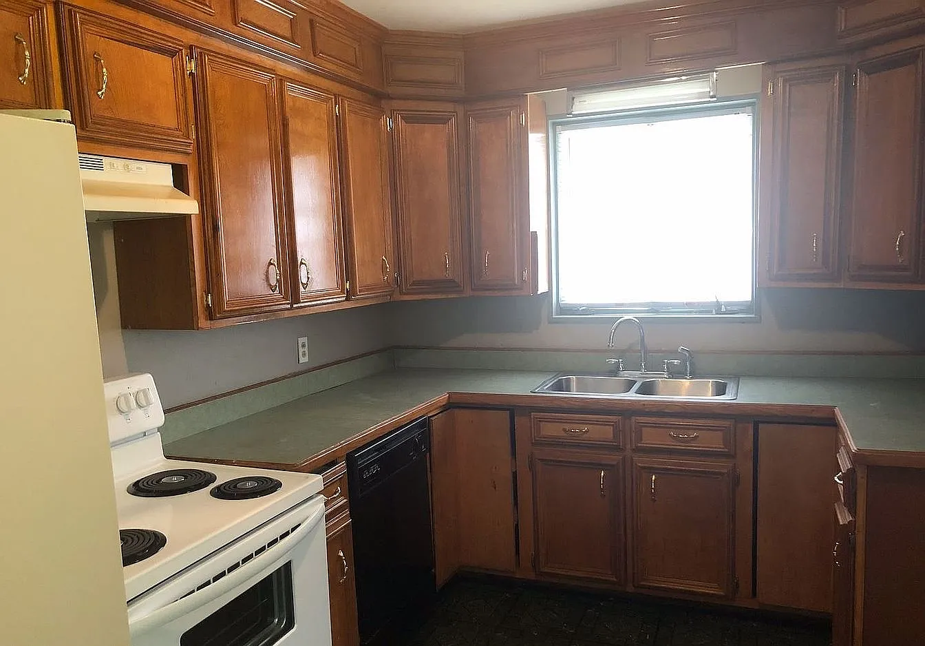 3 bed, 1800 sqft, $750 — Photo 4