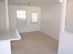 404 Medina St #404 — Photo 6