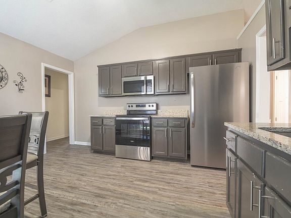 4th image of 10241 Cottage Oaks Cv