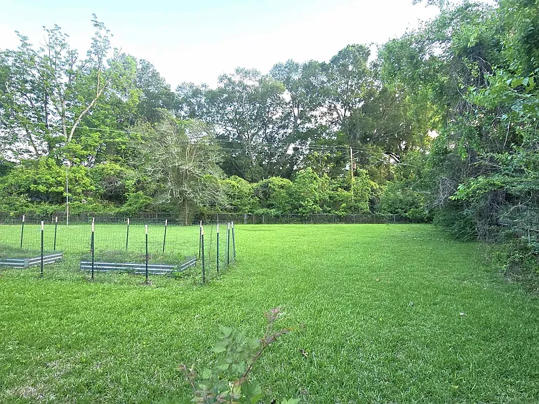 344 Burgess Pl — Photo 12