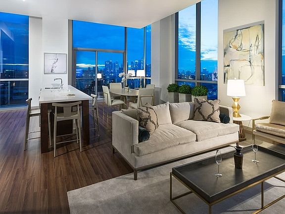 3rd image of 3033 W Wilshire Blvd #1701