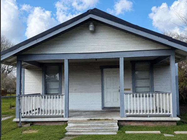 1335 15th St, Port Arthur, TX 77640