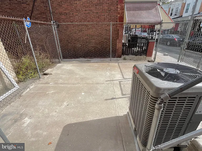 633 S 57th St — Photo 26
