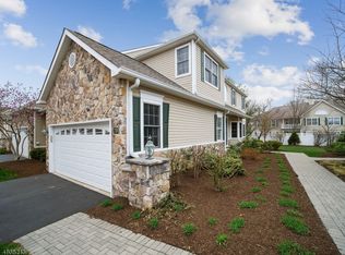 26 Pebble Beach Rd, Livingston, NJ 07039