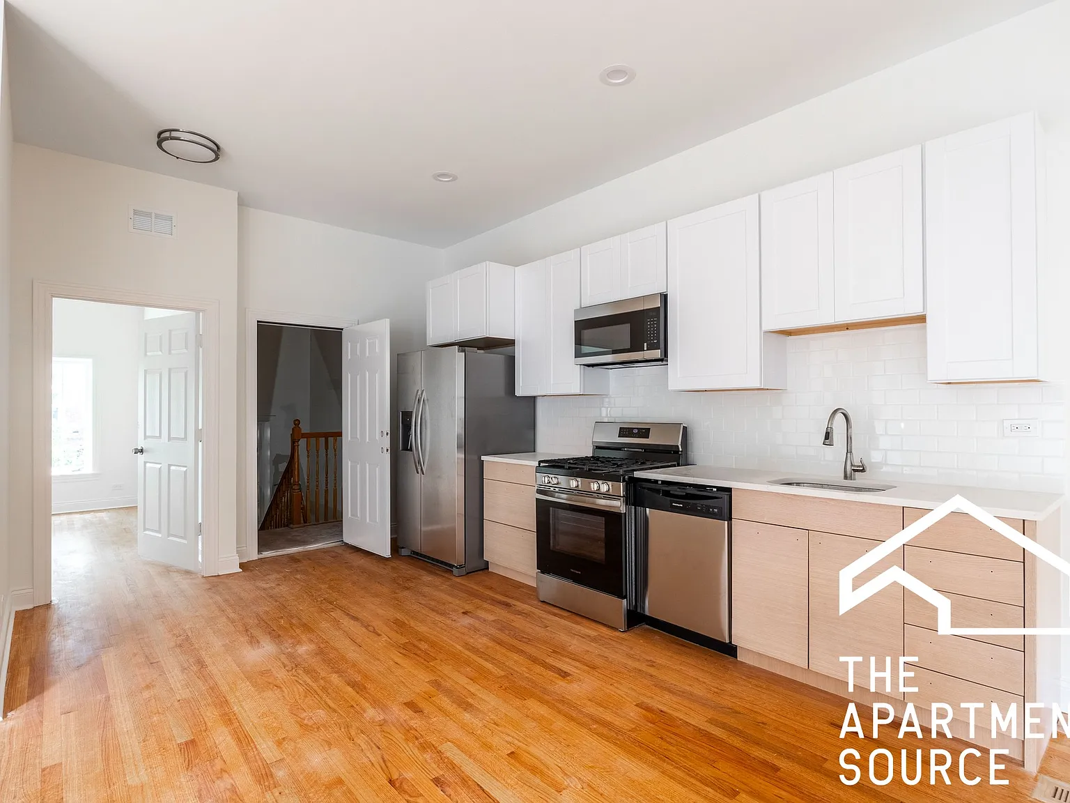 3 bed, $2,800 — Photo 2