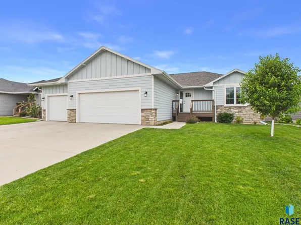 4100 S Home Plate Ave, Sioux Falls, SD 57110