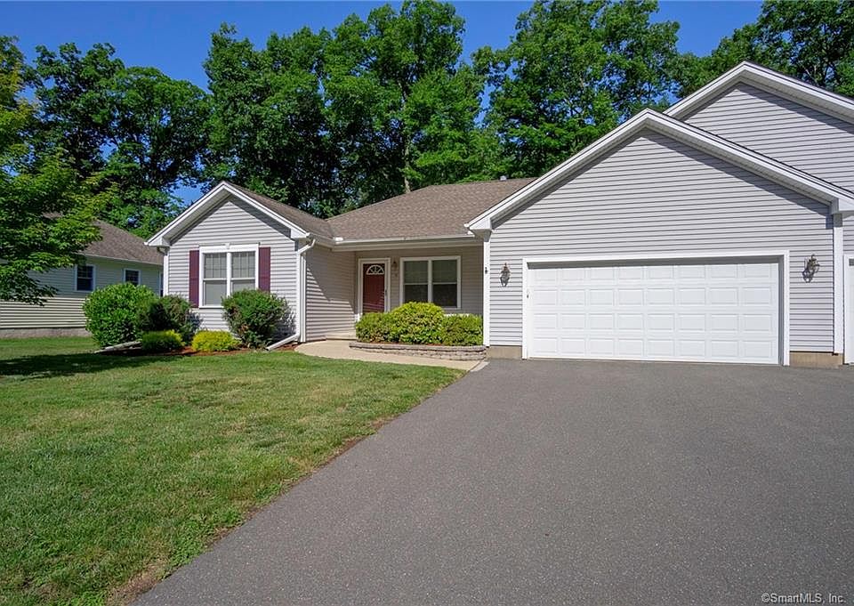 1st image of 7 Mallard Ct #7