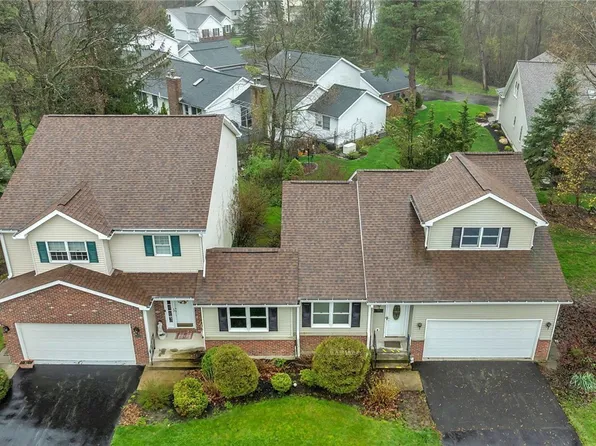 1114 Kingston Ct, Derby, NY 14047