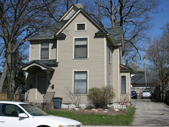 366 Woodmere Ave SE #1, Grand Rapids, MI 49506