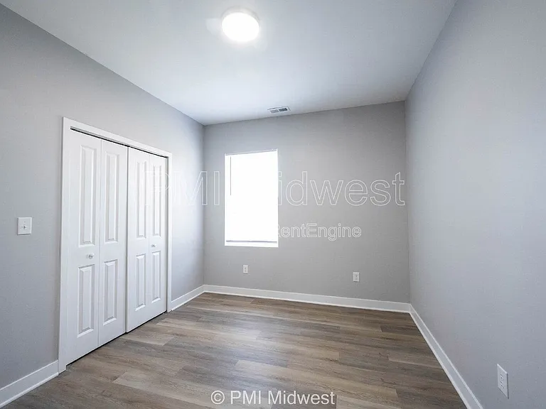 2038 E Maryland St #B — Photo 9
