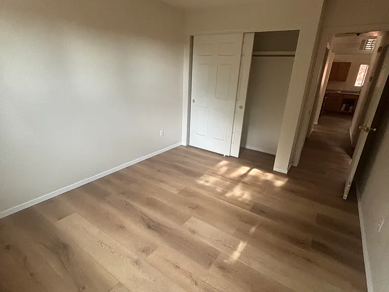 5496 Breeze Ct — Photo 9