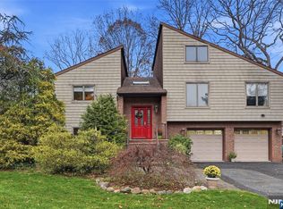 4 Lesa Ln, Hillsdale, NJ 07642