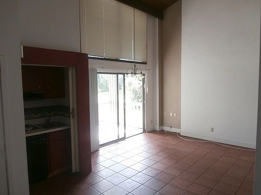 5th image of 2036 Corner Lk