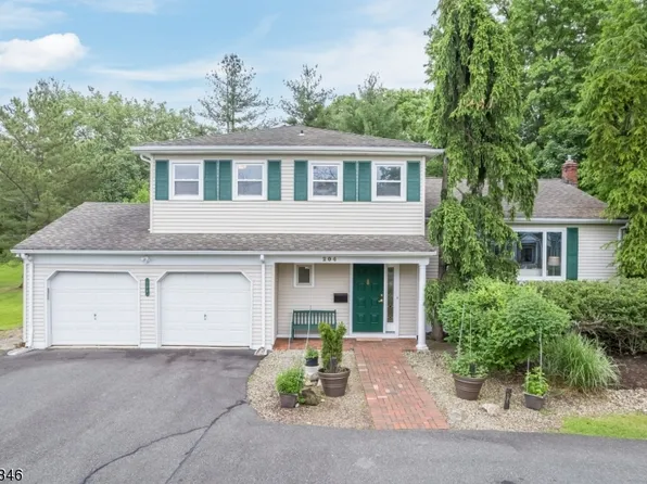 204 Beaufort Ave, Livingston Twp., NJ 07039