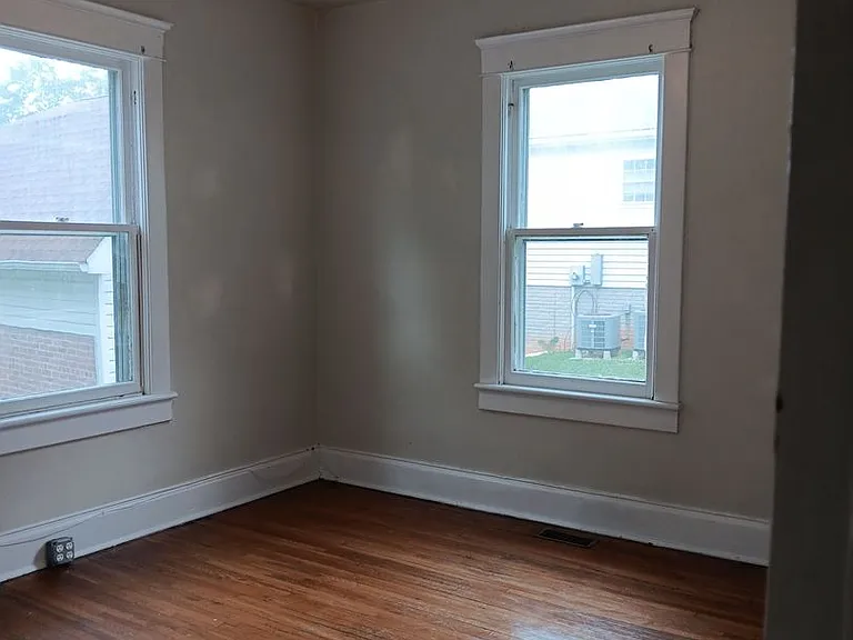 109 Observatory Ave — Photo 7