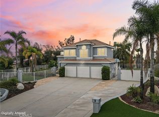 901 Clearwood Ave, Riverside, CA 92506