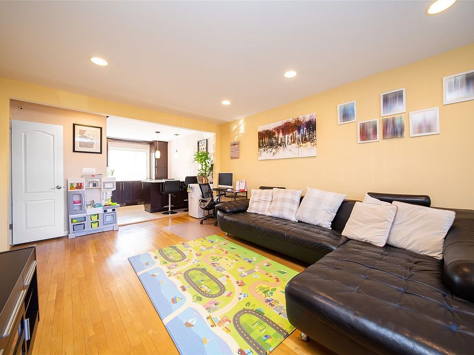 1st image of 15-06 Bell Blvd #248