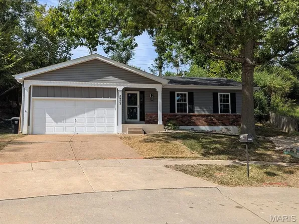2973 Royal Gorge Ln, Saint Louis, MO 63129