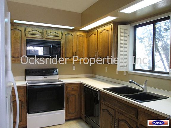 3rd image of 7609 Vista Cedro Ct NE
