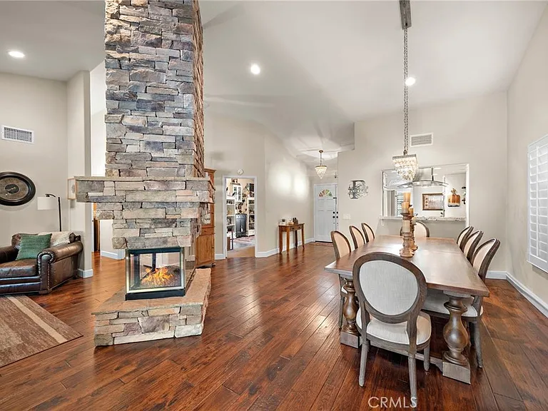 22 Lexington Way — Photo 7