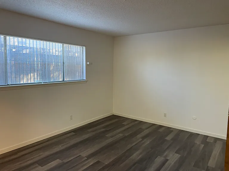 Huge Nob Hill 1 Bedroom w/ Garage, Storage, Ref. Air, & Updates — Photo 12