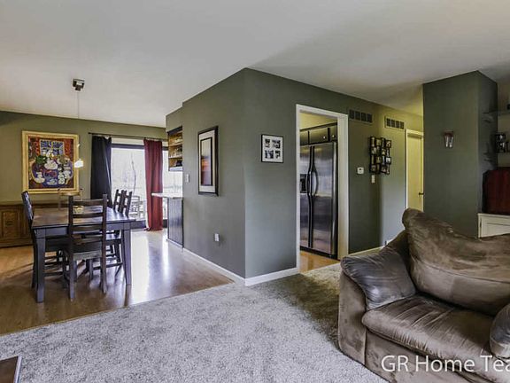 4th image of 973 Springwood Dr SE